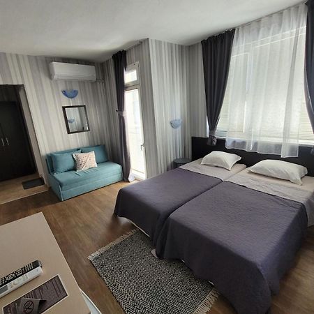 Guest House Taligarov Pomorie Exteriör bild