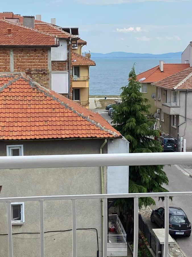 Guest House Taligarov Pomorie Exteriör bild