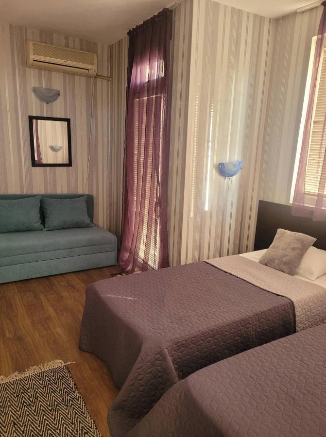 Guest House Taligarov Pomorie Exteriör bild