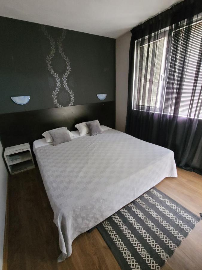 Guest House Taligarov Pomorie Exteriör bild