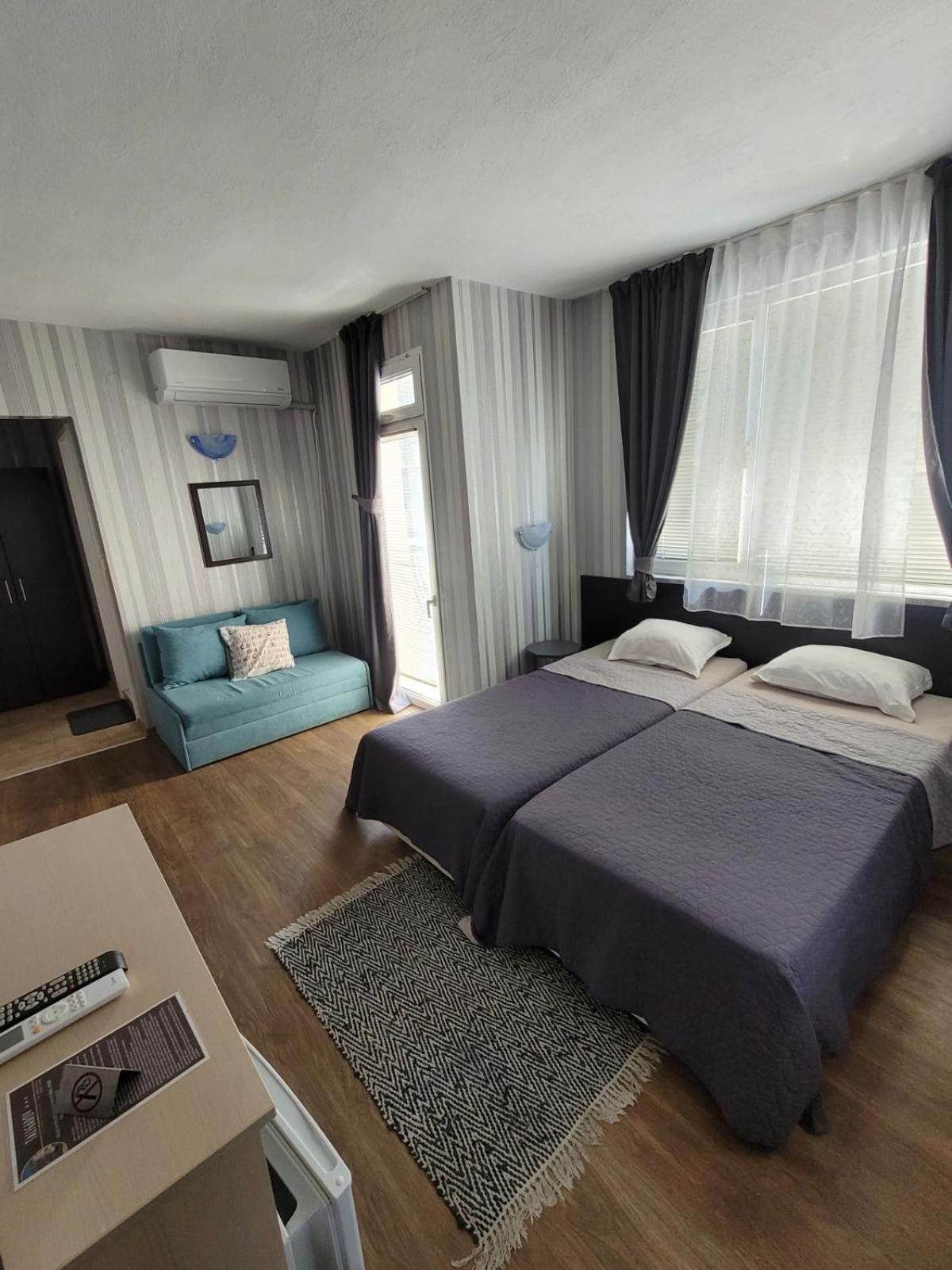 Guest House Taligarov Pomorie Exteriör bild