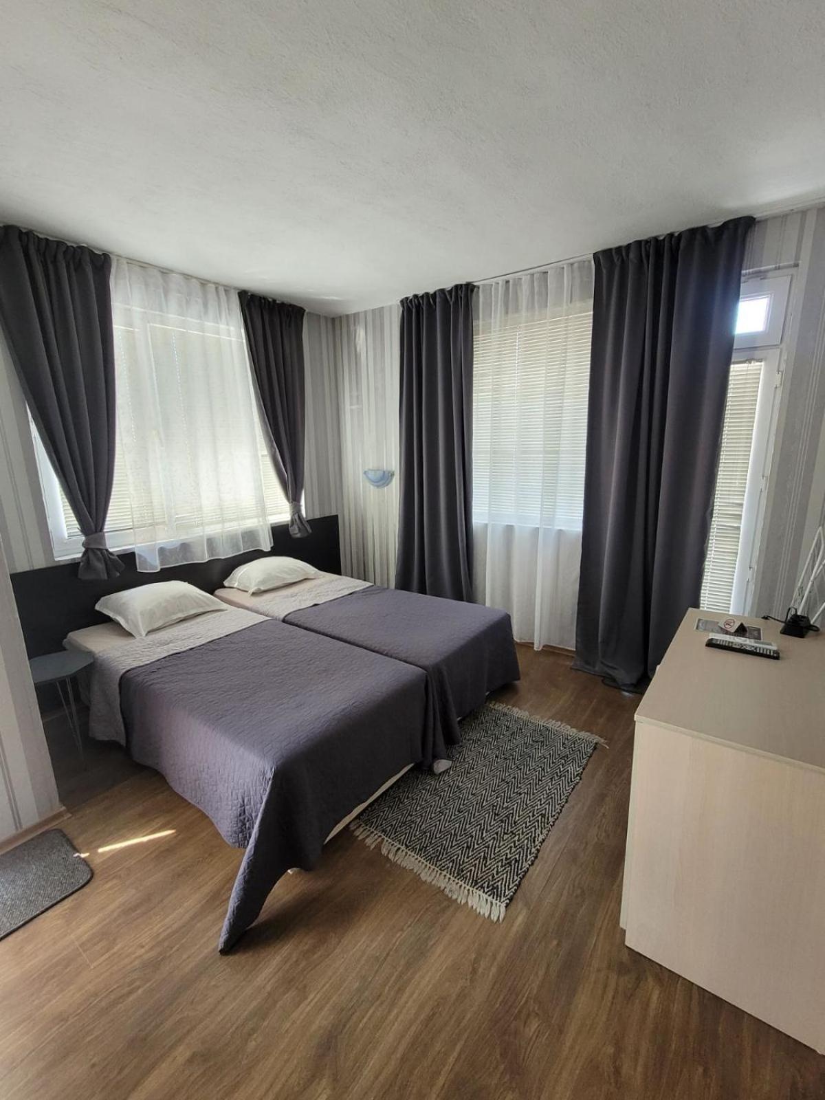 Guest House Taligarov Pomorie Exteriör bild